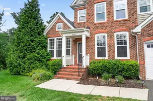 24823 Barrington Grove Ct, Aldie, VA 20105 - Photo 2