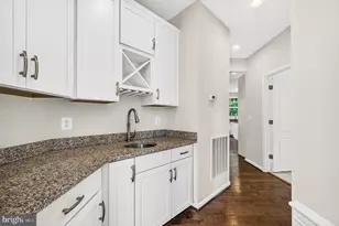 24823 Barrington Grove Ct, Aldie, VA 20105 - Photo 22