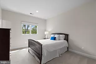 19586 Saratoga Springs Pl, Ashburn, VA 20147 - Photo 46