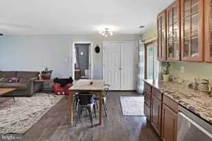 402 Williamsburg Rd, Sterling, VA 20164 - Photo 10