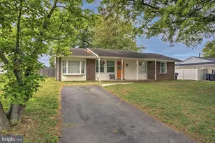 402 Williamsburg Rd, Sterling, VA 20164 - Photo 6