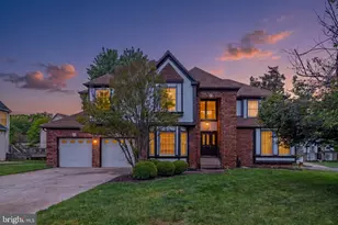 63 Rutherford Cir, Sterling, VA 20165 - Photo 2