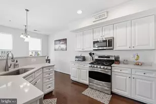 42167 Canary Grass Square, Aldie, VA 20105 - Photo 4