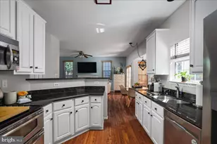 20680 Longbank Ct, Sterling, VA 20165 - Photo 12