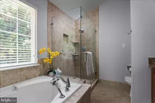 20680 Longbank Ct, Sterling, VA 20165 - Photo 34