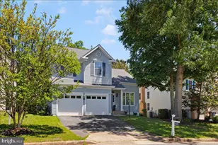 20680 Longbank Ct, Sterling, VA 20165 - Photo 2