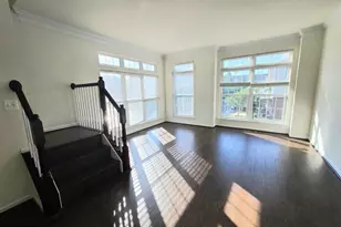 42625 Homefront Terrace, Chantilly, VA 20152 - Photo 8