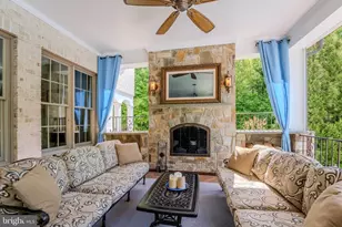 40935 Grenata Preserve Pl, Leesburg, VA 20175 - Photo 10