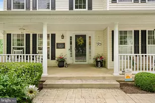 312 Locust Grove Dr, Purcellville, VA 20132 - Photo 2