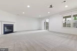 42537 Dreamweaver Dr, Brambleton, VA 20148 - Photo 38