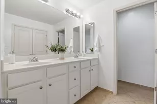 42537 Dreamweaver Dr, Brambleton, VA 20148 - Photo 30