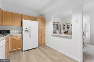 19355 Cypress Ridge Terrace, Leesburg, VA 20176 - Photo 10