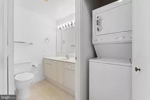 19355 Cypress Ridge Terrace, Leesburg, VA 20176 - Photo 18