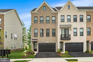 42161 Shining Star Sq, Brambleton, VA 20148 - Photo 2