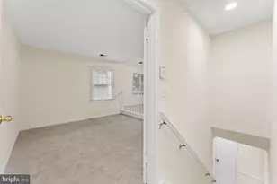 36 Rutherford Cir, Sterling, VA 20165 - Photo 38