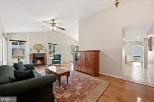 35 Biscayne Pl, Sterling, VA 20164 - Photo 6