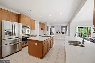 43774 Brownburg Pl, Chantilly, VA 20152 - Photo 16