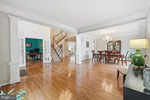 43774 Brownburg Pl, Chantilly, VA 20152 - Photo 6