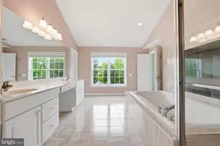 43774 Brownburg Pl, Chantilly, VA 20152 - Photo 24