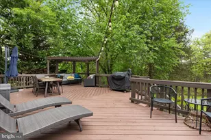 835 Santmyer Dr SE, Leesburg, VA 20175 - Photo 14