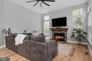 835 Santmyer Dr SE, Leesburg, VA 20175 - Photo 4