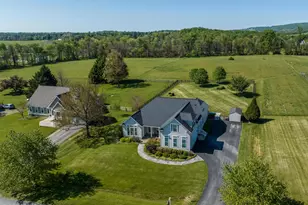 35987 Birch Hollow Ln, Hillsboro, VA 20132 - Photo 2