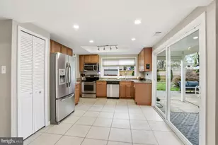 730 Sugarland Run Dr, Sterling, VA 20164 - Photo 12
