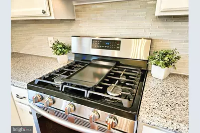 21747 Kings Crossing Terrace, Ashburn, VA 20147 - Photo 12