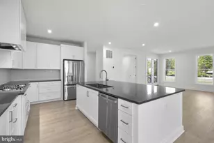 2 Golden Holly Dr, Brambleton, VA 20148 - Photo 4