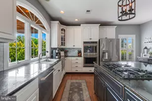 25554 Mimosa Tree Ct, Chantilly, VA 20152 - Photo 32