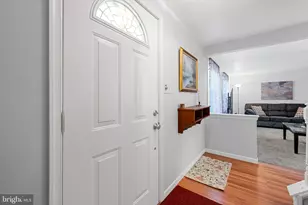 104 Deerwood Ct, Sterling, VA 20164 - Photo 12