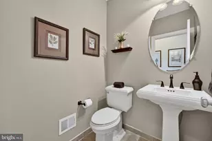 23012 Weybridge Square, Brambleton, VA 20148 - Photo 38