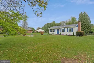 450 East E Street, Purcellville, VA 20132 - Photo 2