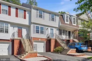 165 Sulgrave Ct, Sterling, VA 20165 - Photo 2