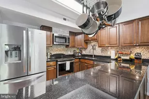 165 Sulgrave Ct, Sterling, VA 20165 - Photo 8