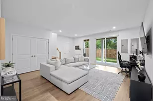 42182 Berrier Farms Ter, Chantilly, VA 20152 - Photo 4