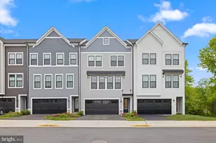 42182 Berrier Farms Ter, Chantilly, VA 20152 - Photo 2