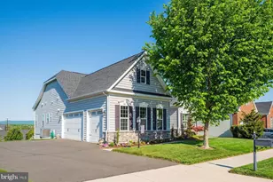 42281 Watling Ct, Chantilly, VA 20152 - Photo 2