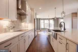 928 California Dr NE, Leesburg, VA 20176 - Photo 6
