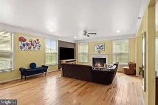 24839 Somerby Dr, Chantilly, VA 20152 - Photo 18