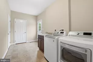 42240 Hiddenwood Ln, Aldie, VA 20105 - Photo 40