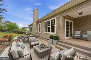 42240 Hiddenwood Ln, Aldie, VA 20105 - Photo 4