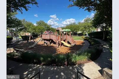 25402 Upper Clubhouse Drive, Chantilly, VA 20152 - Photo 4