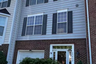 25402 Upper Clubhouse Dr, Chantilly, VA 20152 - Photo 2