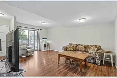 610 Giles Place, Sterling, VA 20164 - Photo 4