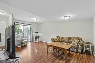 610 Giles Pl, Sterling, VA 20164 - Photo 4