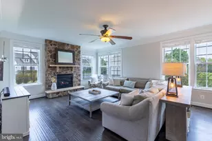 42093 Lochiel Ln, Leesburg, VA 20176 - Photo 16