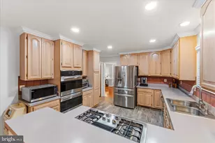 43932 Tavern Dr, Ashburn, VA 20147 - Photo 10