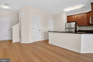 24690 Byrne Meadow Square, Aldie, VA 20105 - Photo 2