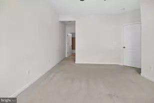 24690 Byrne Meadow Square, Aldie, VA 20105 - Photo 16
